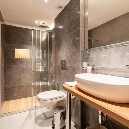 Luxury Bauhaus * 아테네